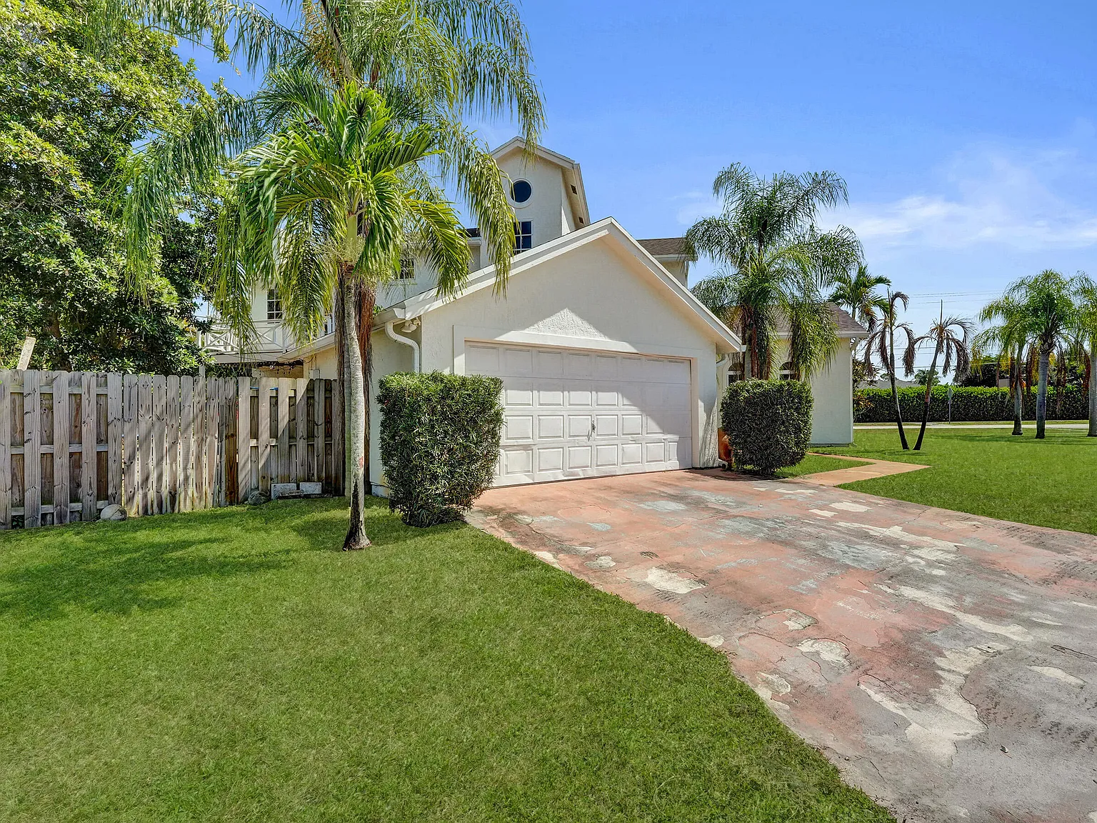 3 bed, 2.5 bath, 2075 sqft, $4,850 — Photo 4