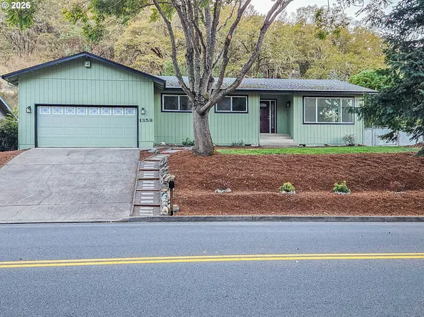 1358 NE Lincoln St, Roseburg, OR 97470