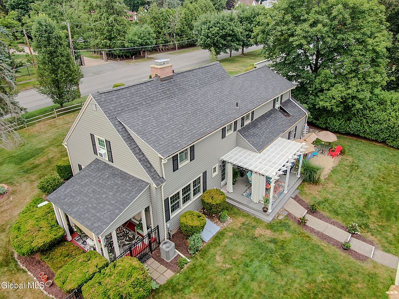 3rd image of 204 W 3rd Avenue