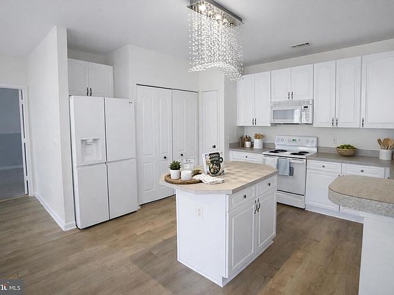 5th image of 400 Symphony Cir Unit 422H