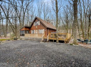 129 Hickory Dr, Hawley, PA