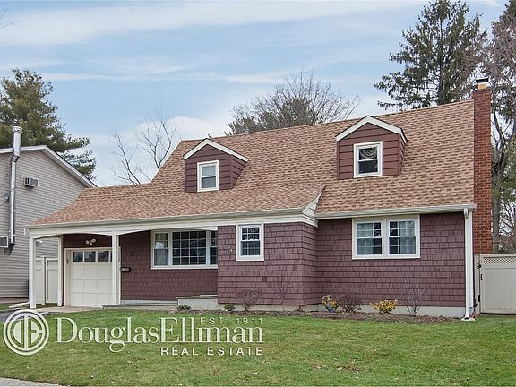 2nd image of 110 Yorkshire Dr
