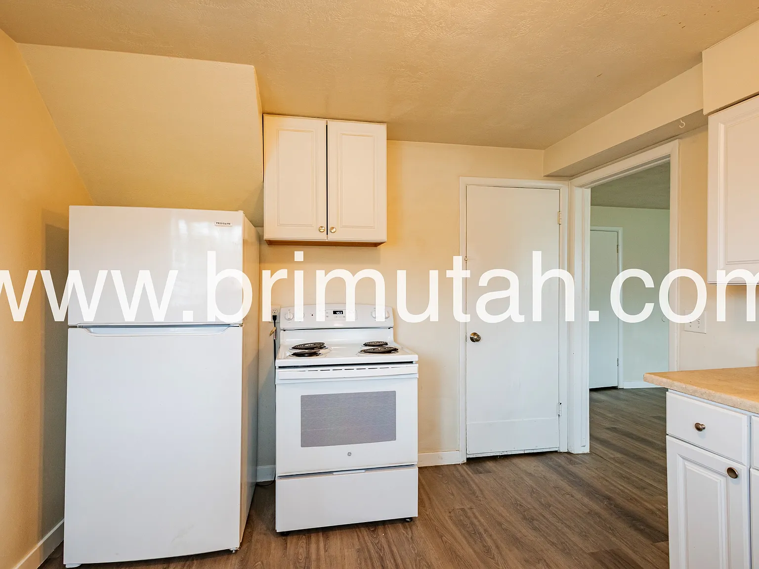 224-226 W. 400 N. - 224 — Photo 4