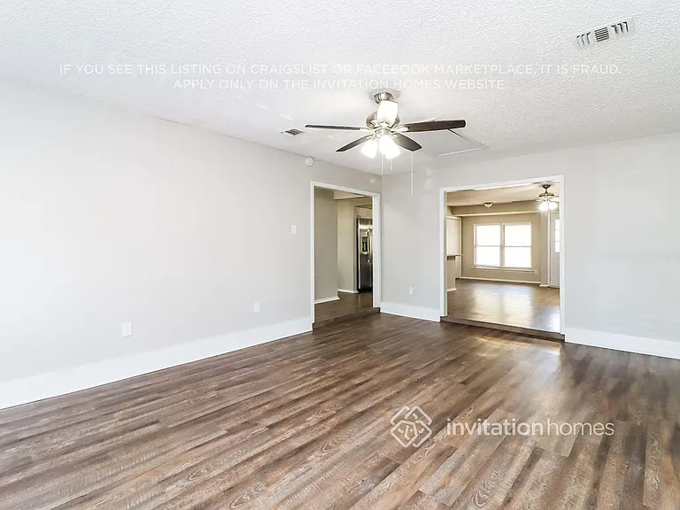 2212 W Oakdale Rd — Photo 4