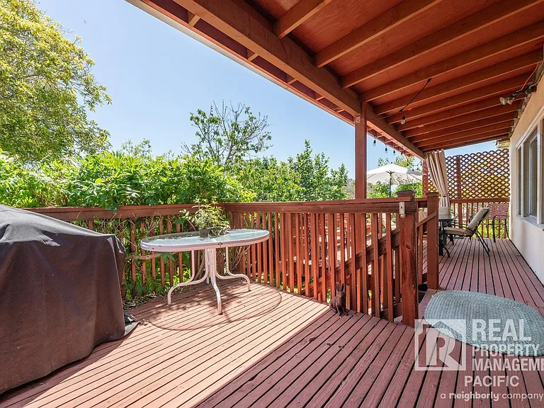 1550 Beverly Pl — Photo 33