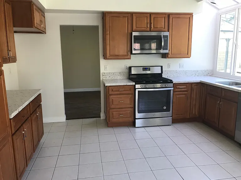 15325 Seitz Ct — Photo 18