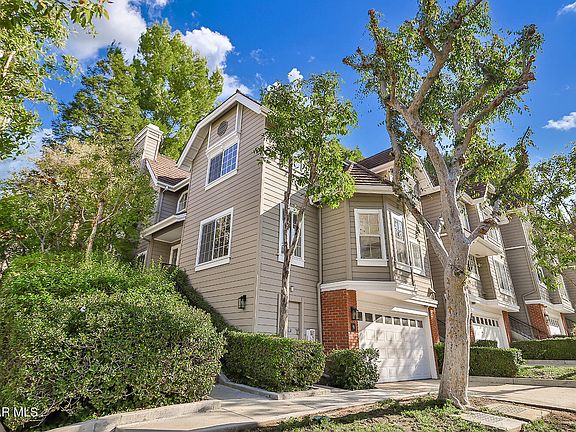 2nd image of 20950 Oxnard St APT 9