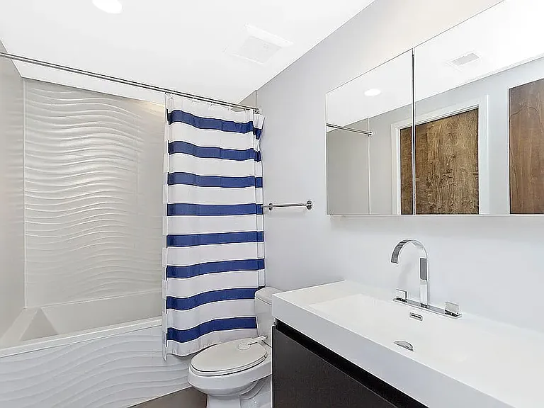 2910 N Sheffield Ave #1 — Photo 9