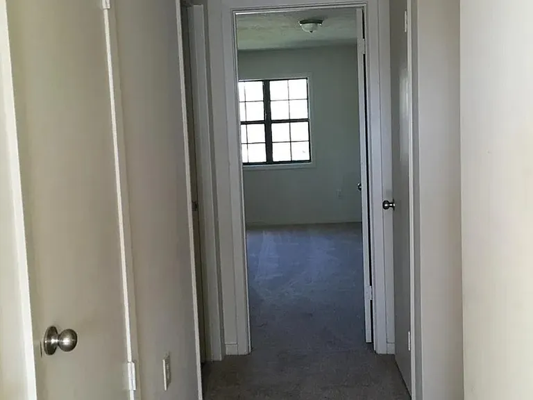 1050 Monroe St #C — Photo 5