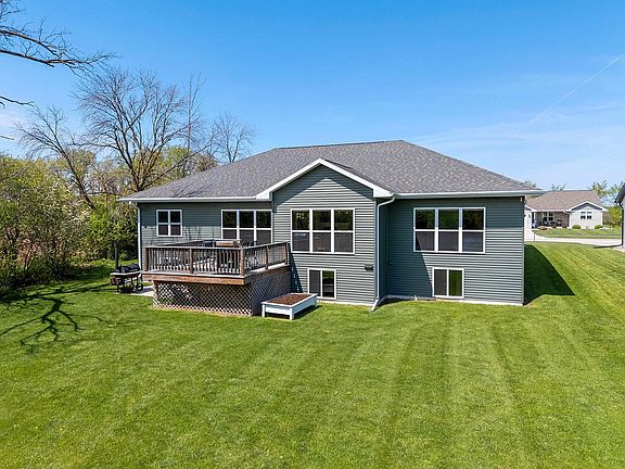 2nd image of 3027 Scarlet Oak Rd