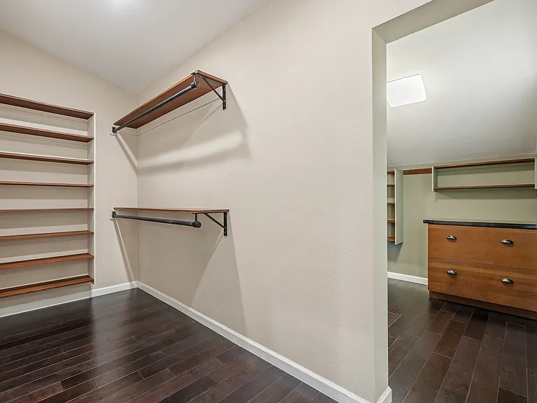 998 Holiday Dr — Photo 27