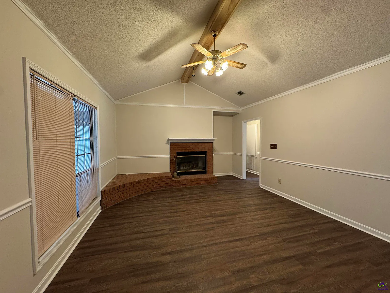4 bed, 2.0 bath, 1618 sqft, $1,800 — Photo 3