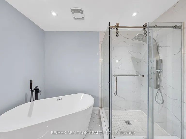 141 Hialeah Cres #UPPER — Photo 25