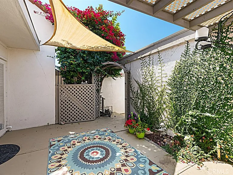 712 Calle Divino — Photo 41