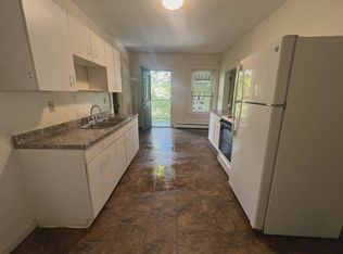 29 Canal St APT 3, Brattleboro, VT 05301