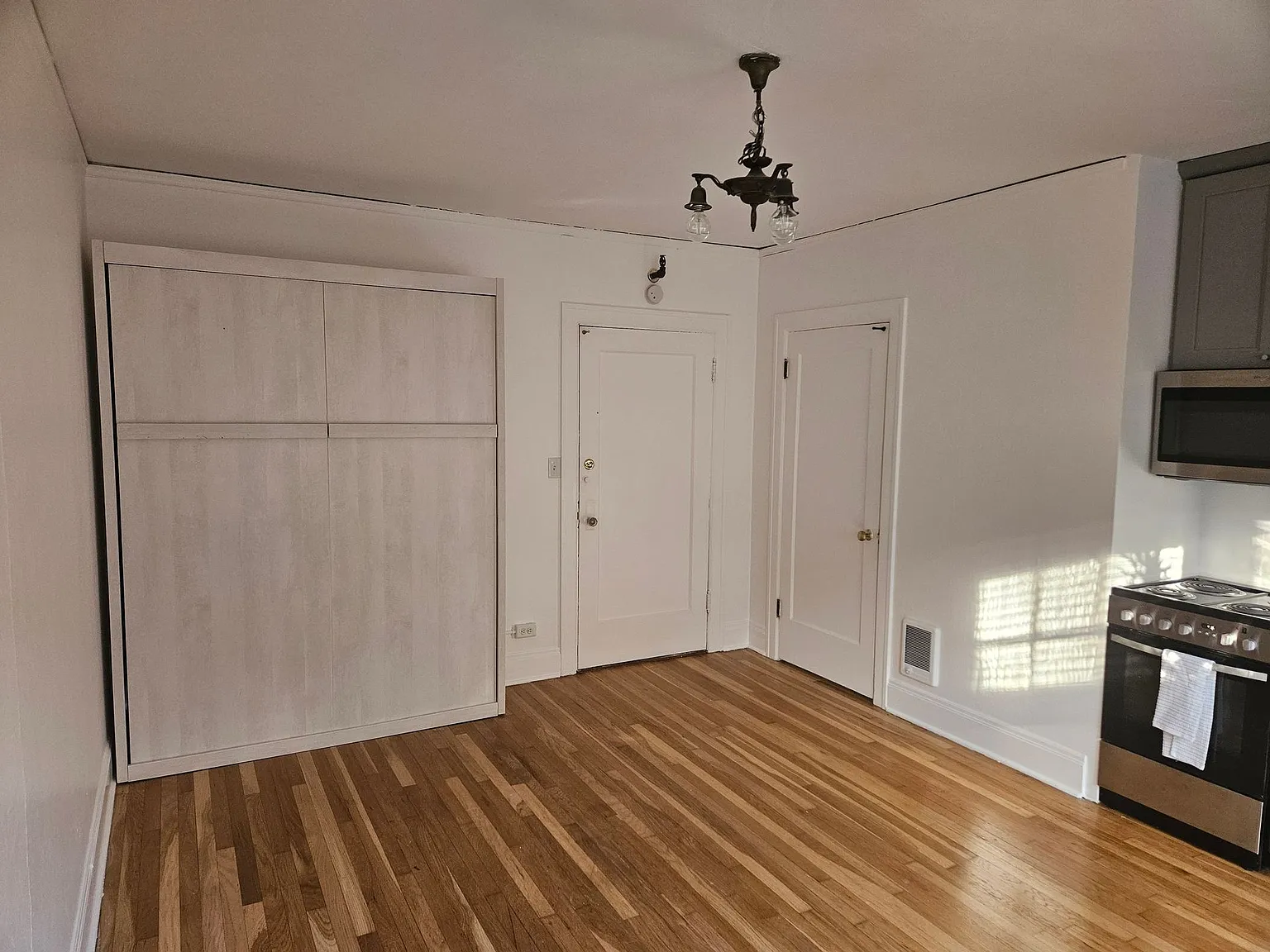 Greenway Apartments — Photo 2
