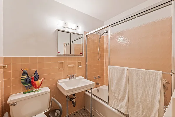 Sold by Lovett Realty, Inc. | media 11