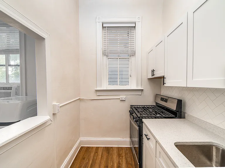 359 Middle St — Photo 9