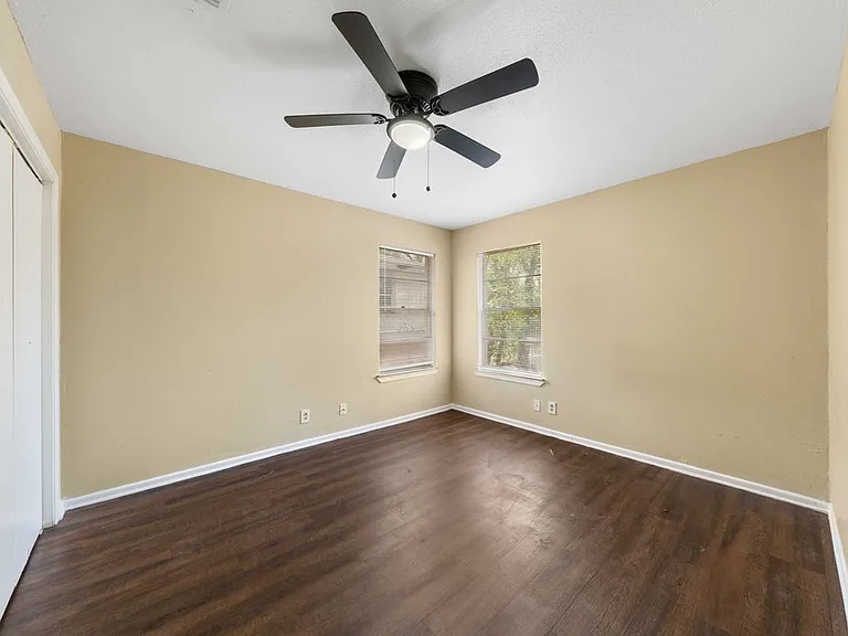 138 Dora St — Photo 12