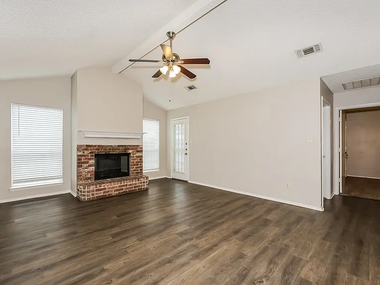 7320 Laurelhill Ct S — Photo 4