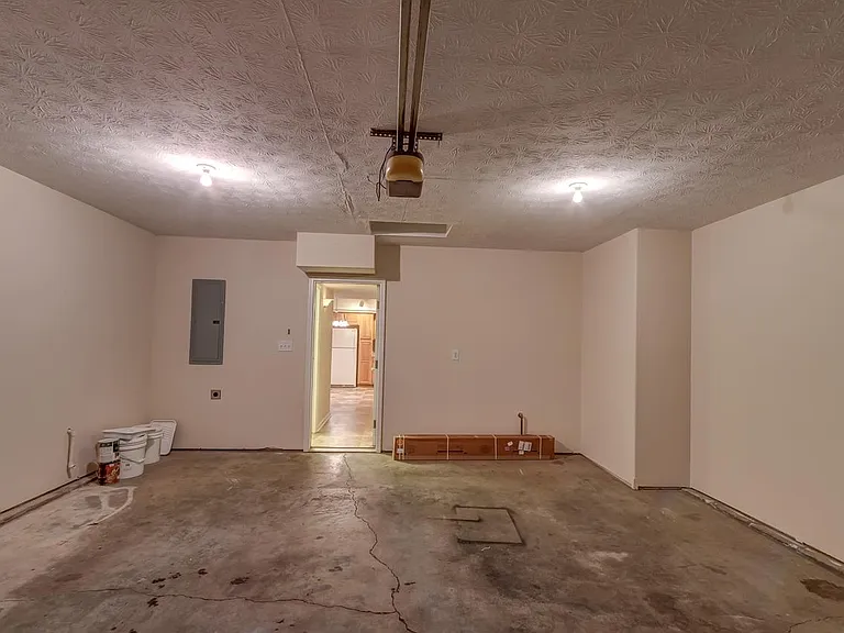 341 Darenia Ln — Photo 29