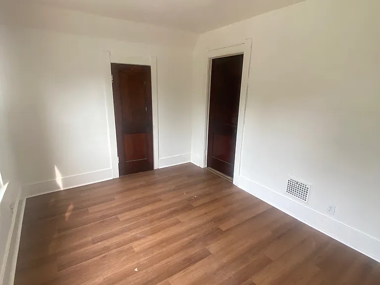 1634 Freeman St — Photo 7