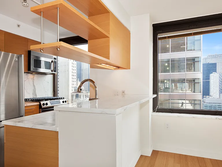 100 W 39th St #40D — Photo 4