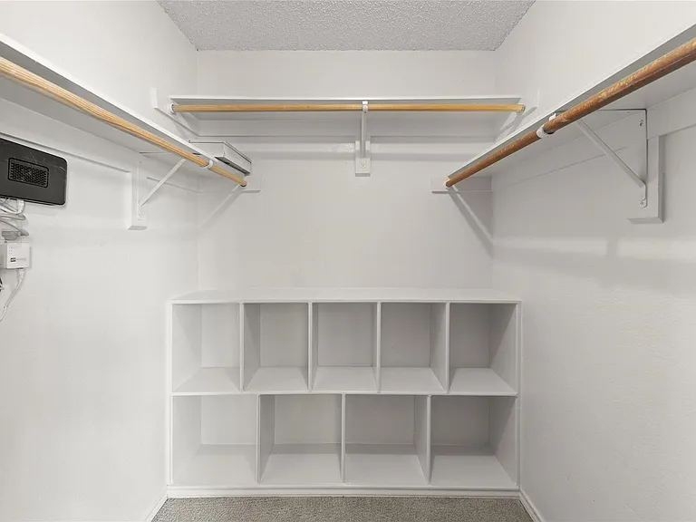 1423 Holveck Dr — Photo 12