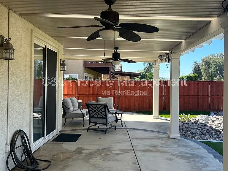 30934 Crystalaire Dr — Photo 24