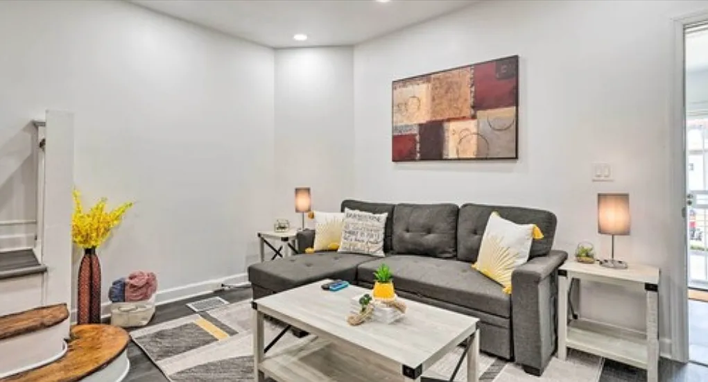 4 bed, $2,400 — Photo 4