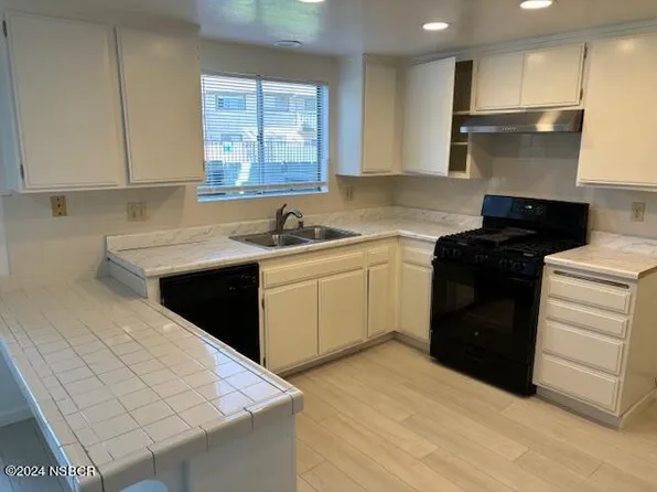 1339 N Bradley Rd APT 10, Santa Maria, CA 93454