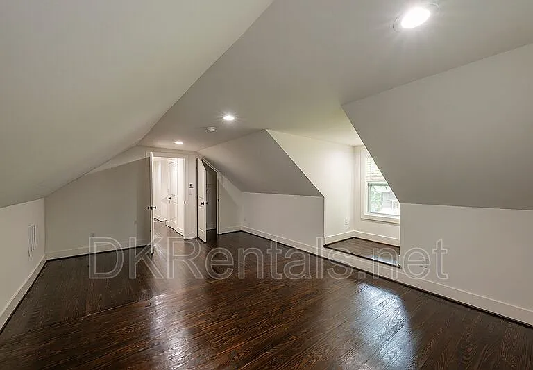 737 Helen St NW — Photo 26