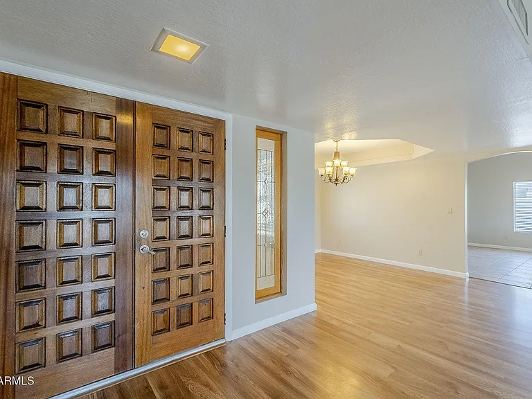7707 S Kenwood Ln — Photo 8