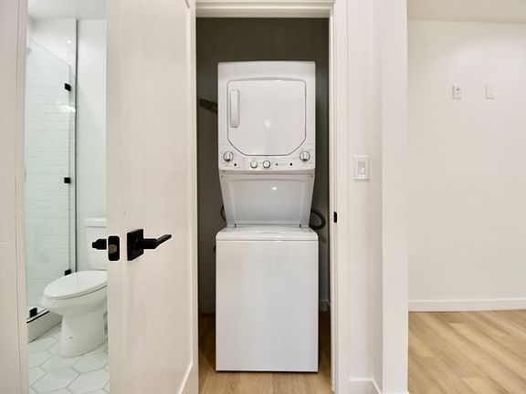 3rd image of 721 N Hollywood Way #17773818
