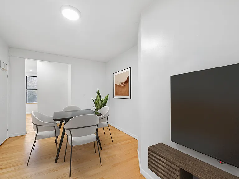 351 W 47th St #3F — Photo 2