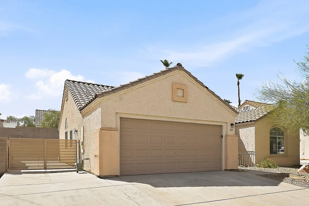 3 bed, 2.0 bath, 1425 sqft, $2,150 — Photo 2
