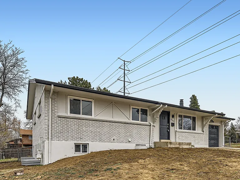 8097 E Lehigh Dr — Photo 1