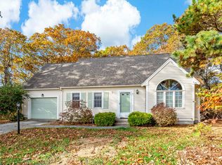 23 Lakeview Dr, Mashpee, MA 02649