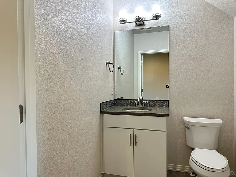 1023 Leonard Ln — Photo 25