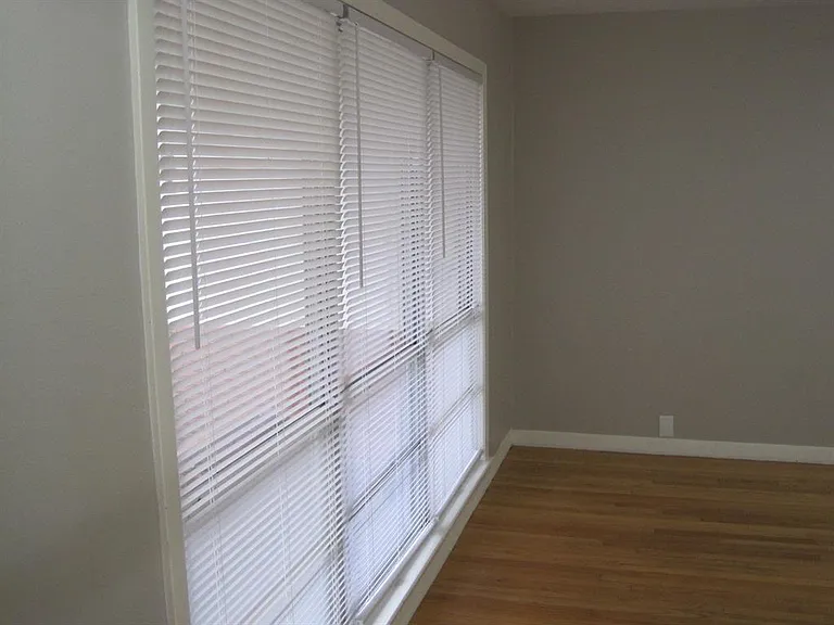 1124 Lawrence St — Photo 4