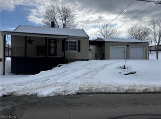 1032 Race St, Zanesville, OH 43701