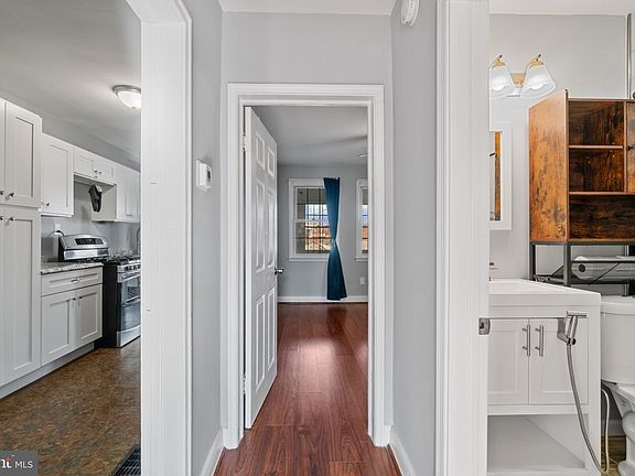 5th image of 2905 Yorkway