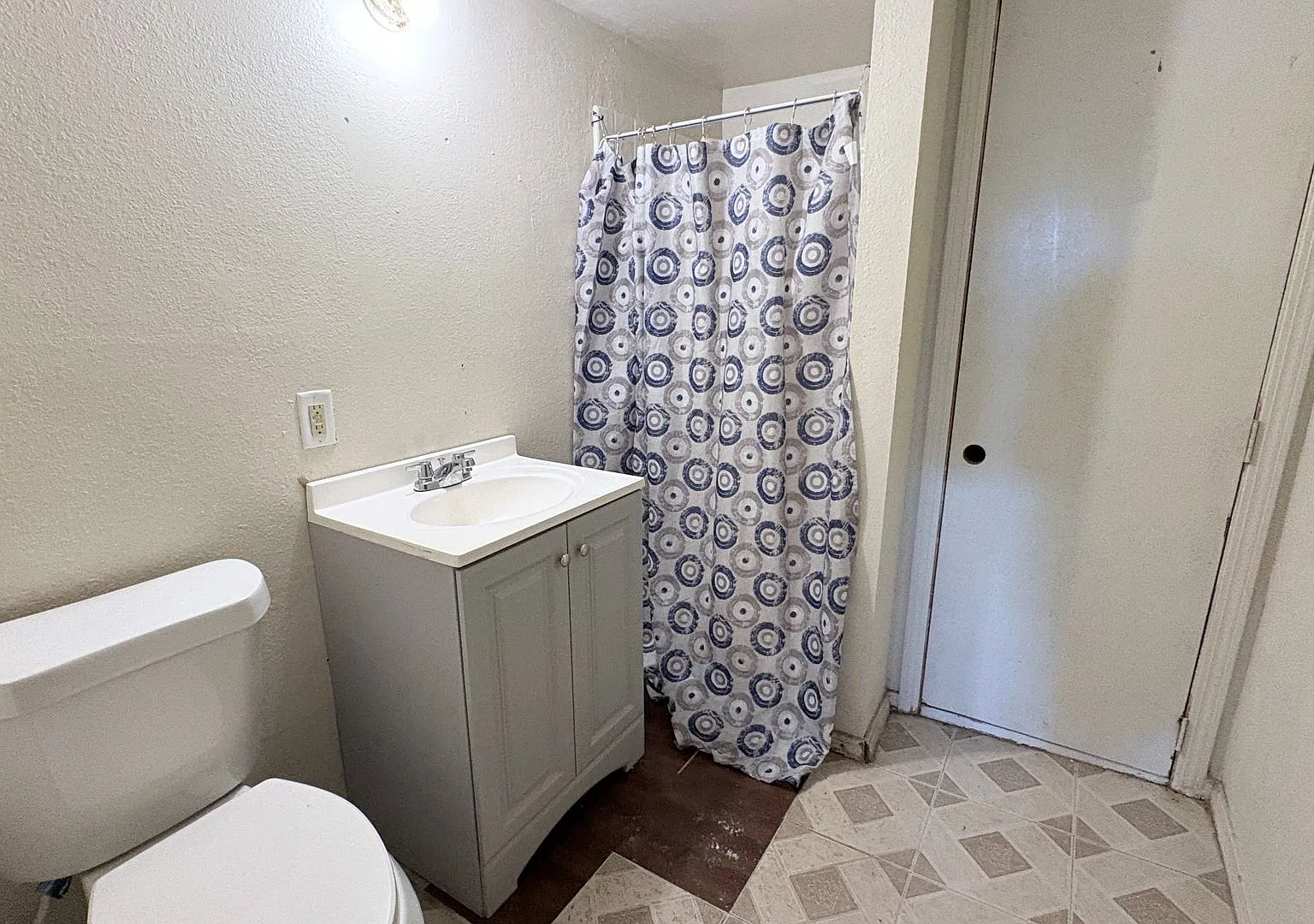 424 B E 4th St. — Photo 4
