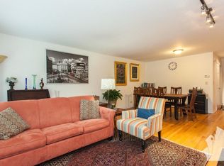 703 S Carpenter St #E, Chicago, IL 60607