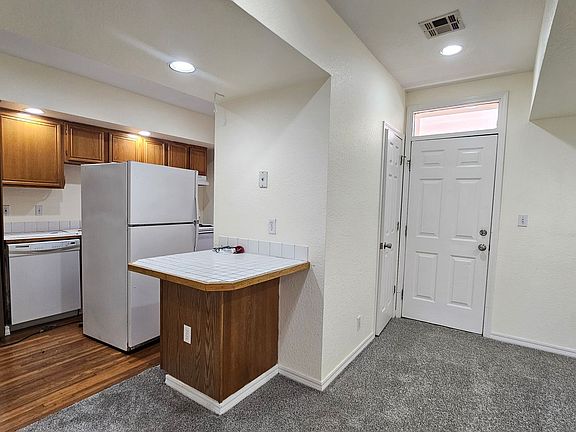 2nd image of 1530 E 14th St APT 10