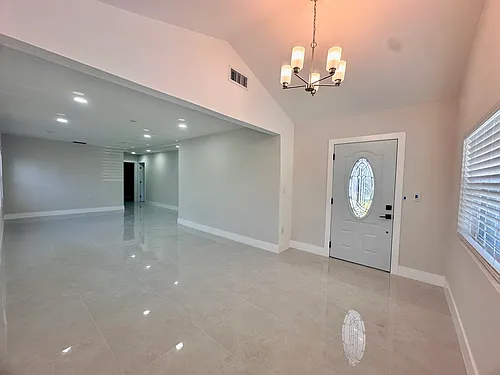 2117 SW 62nd Ave Photo 1