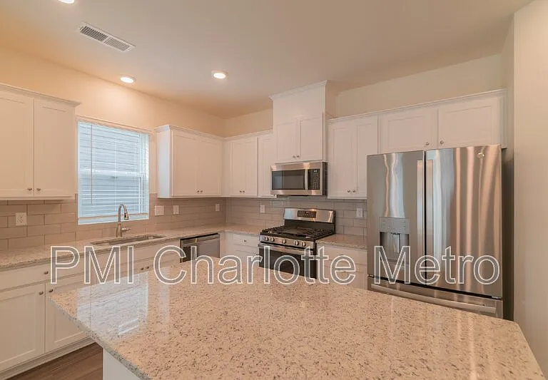 7139 Bentz St — Photo 3
