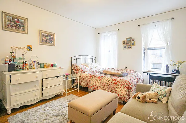 Rented by City Connections Realty | media 19