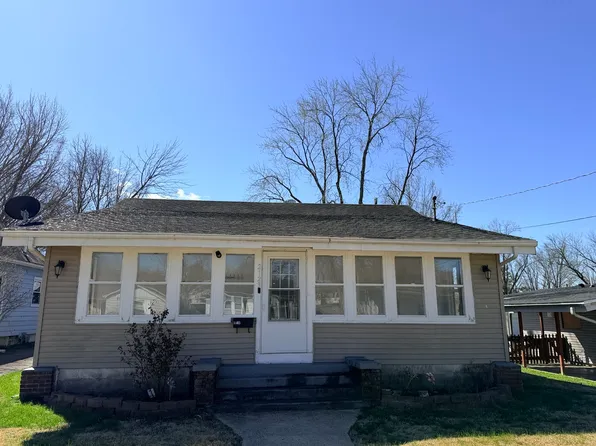 2123 Clay St, Murphysboro, IL 62966