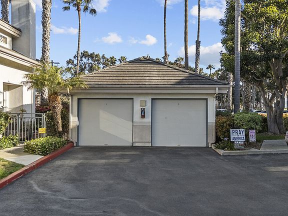 3rd image of 373 Blue Dolphin Dr